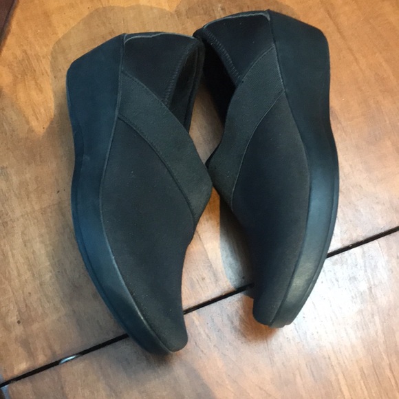 Ladies Crocs Clogs with Neoprene Upper - Picture 9 of 16